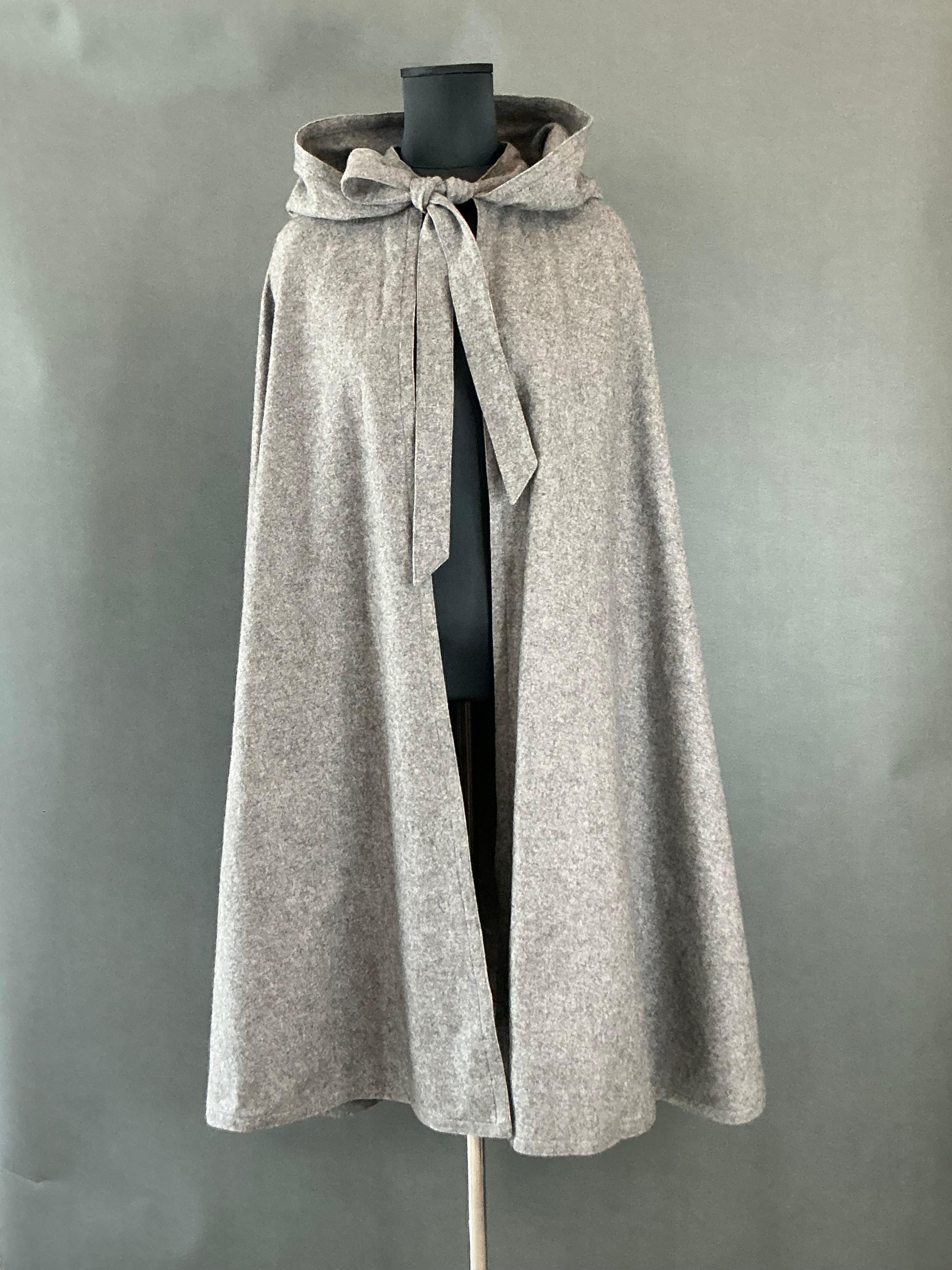 Vintage Chloe Hooded Cape For Sale 1