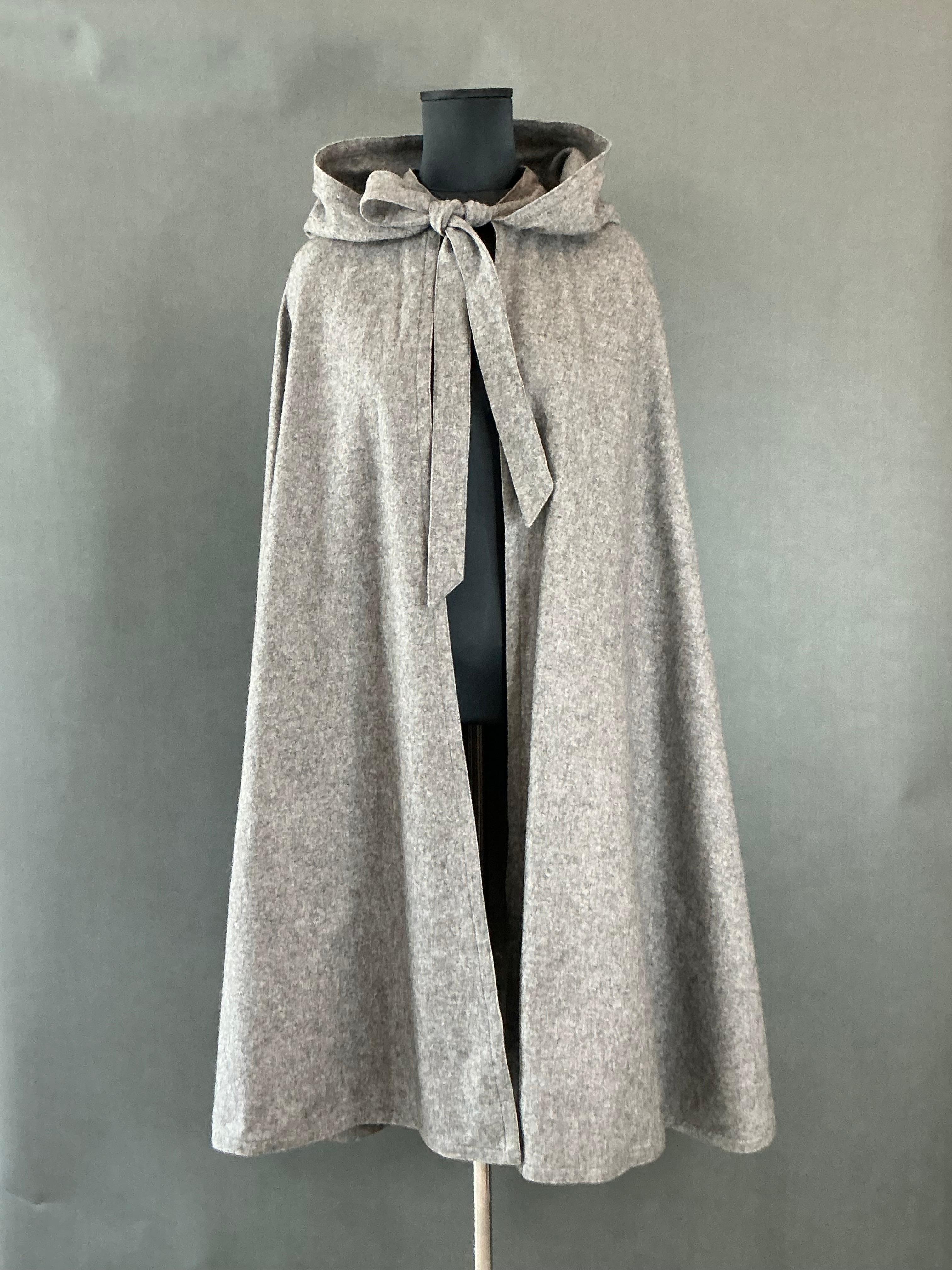 Vintage Chloe Hooded Cape For Sale 2
