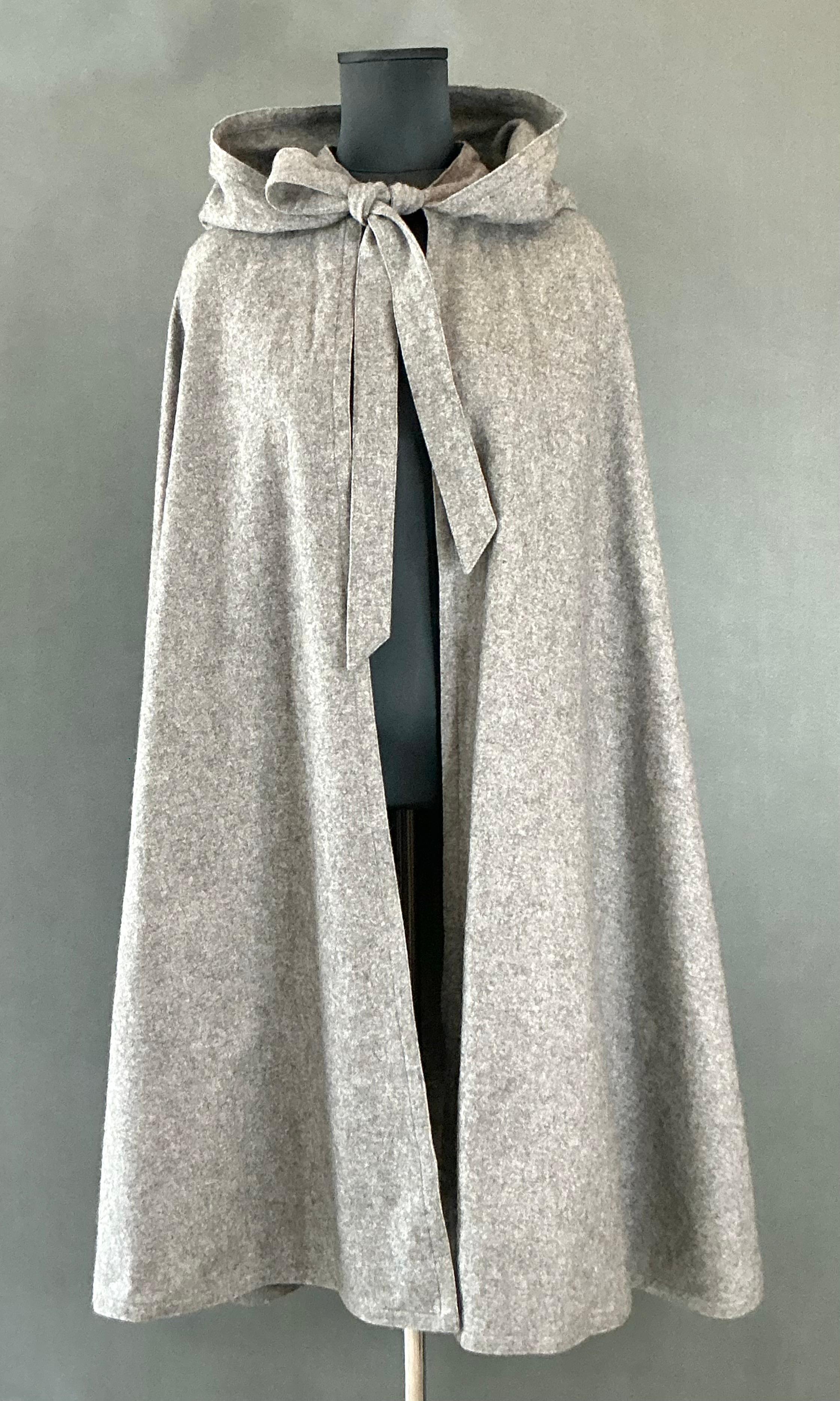 Vintage Chloe Hooded Cape For Sale 3