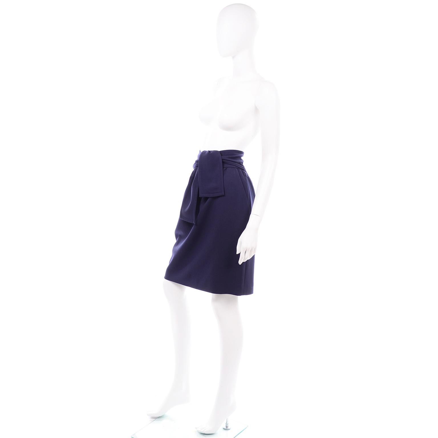 Vintage Chloe Falda De Lana Azul Marino Con Cinturón De Fajín en Excelente estado para la venta en Portland, OR