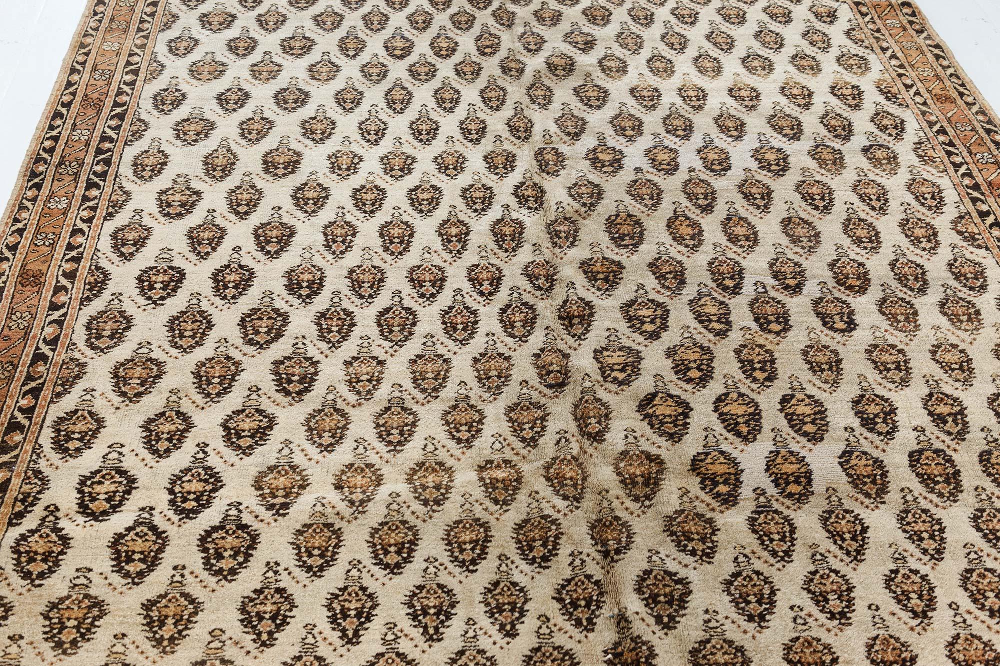 Doris Leslie Blau Early 20th Century Indian Amritsar Hand Knotted Wool Carpet In Good Condition For Sale In New York, NY