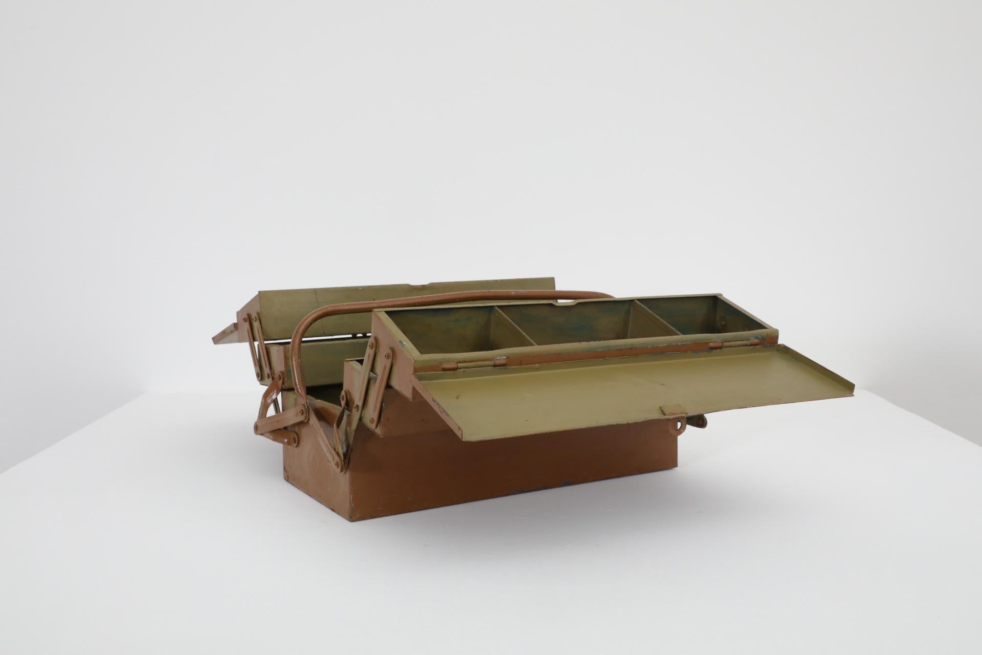 Vintage Chocolate Brown Metal Tool or Tackle Box In Good Condition For Sale In Los Angeles, CA