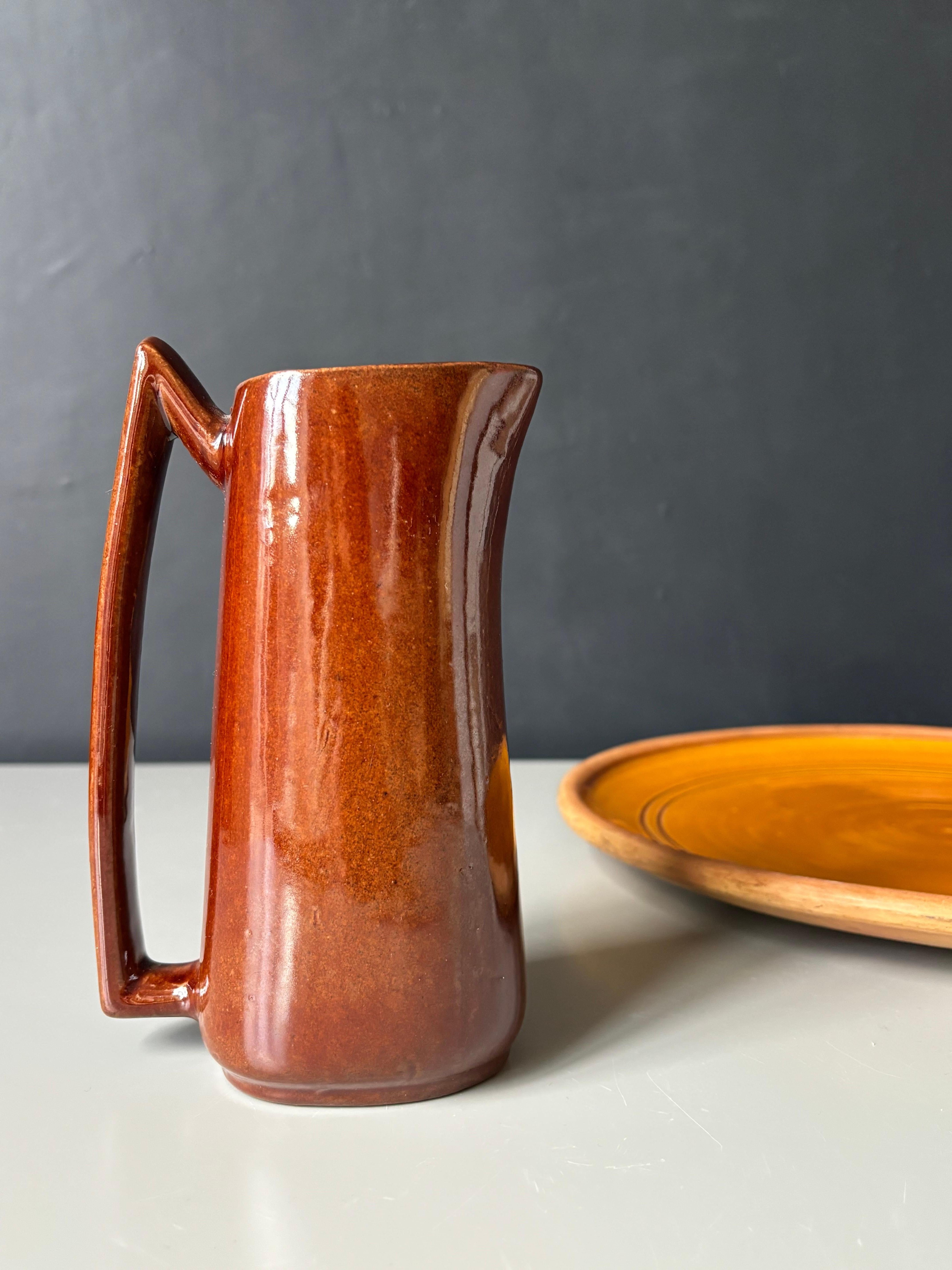 Schokoladenbraune Krugvase, 1960er Jahre (Skandinavische Moderne) im Angebot