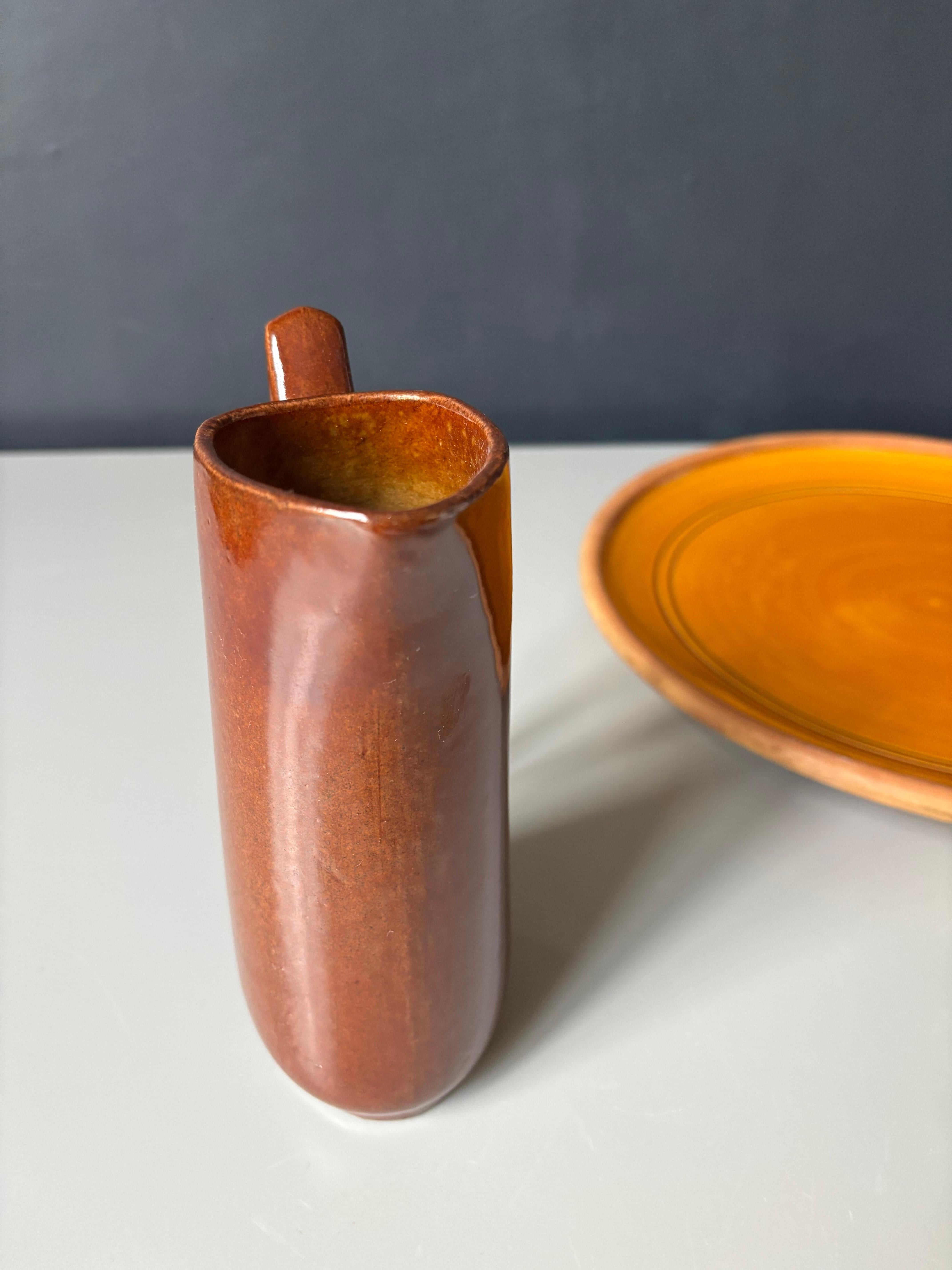 Schokoladenbraune Krugvase, 1960er Jahre (Keramik) im Angebot