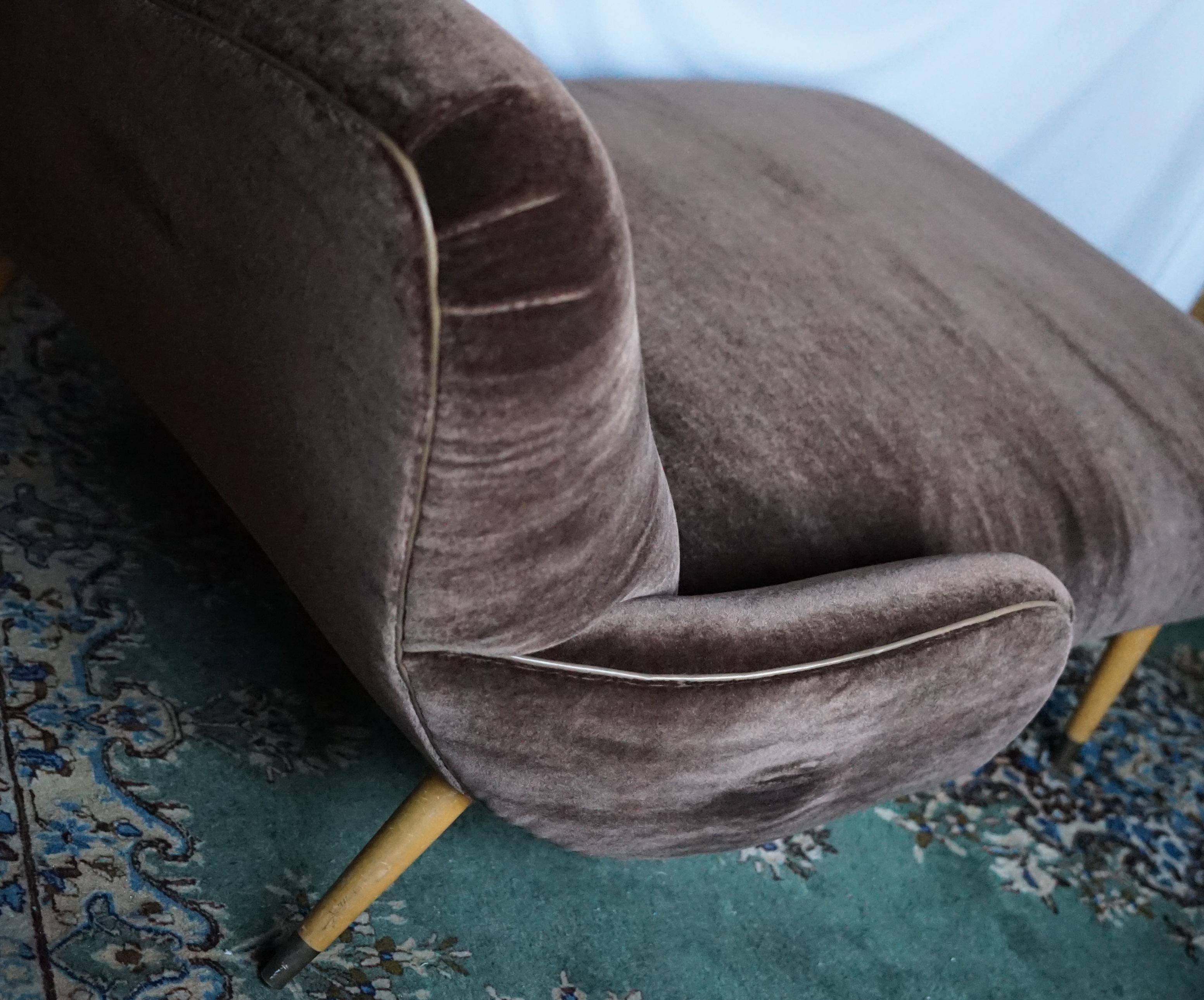 Custom Chaise Lounge Mohair Dark Chocolate Electric Motor Extra Wide 1960s  In Good Condition For Sale In Lomita, CA