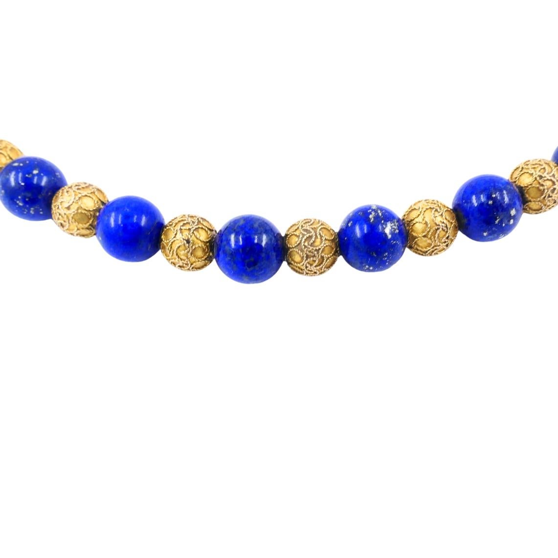 Collana girocollo vintage in oro 14k con perline di Lapislazzuli In condizioni ottime in vendita a Beverly Hills, CA
