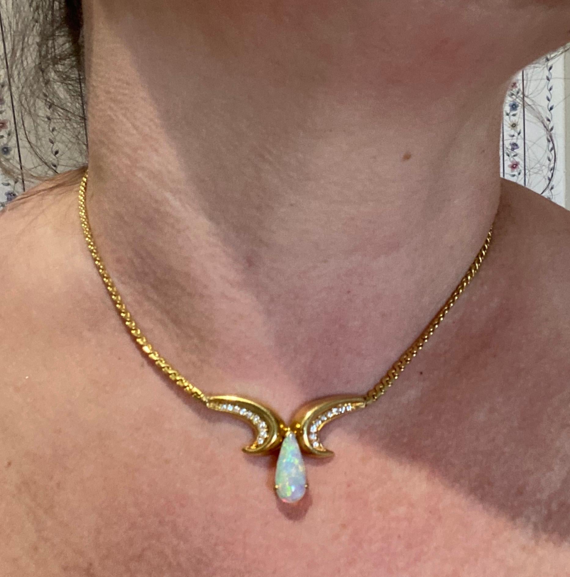 Vintage Choker Opal and Diamond Necklace in 18 Karat Italian Gold 3