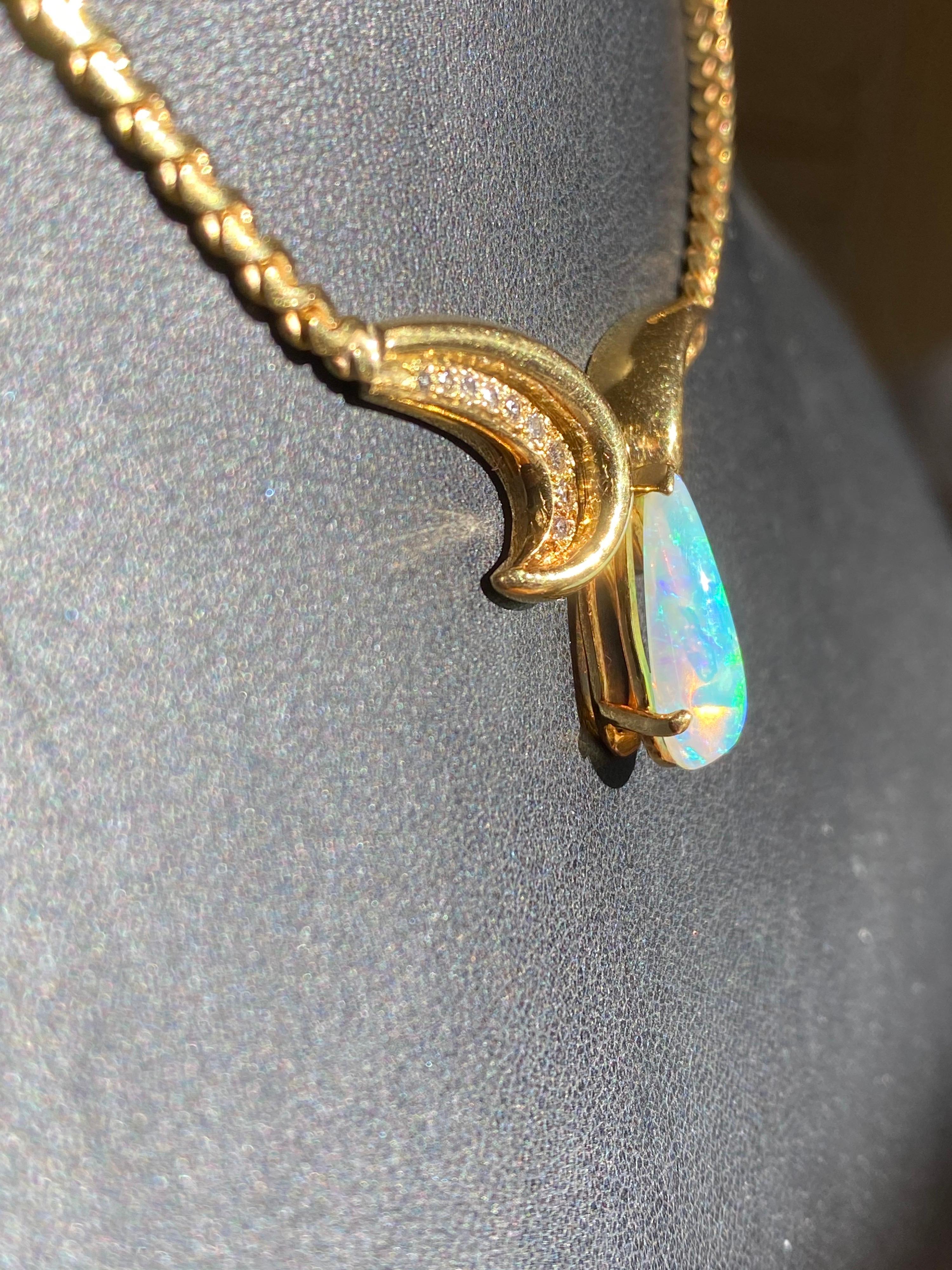 Vintage Choker Opal and Diamond Necklace in 18 Karat Italian Gold In Excellent Condition In New York, NY