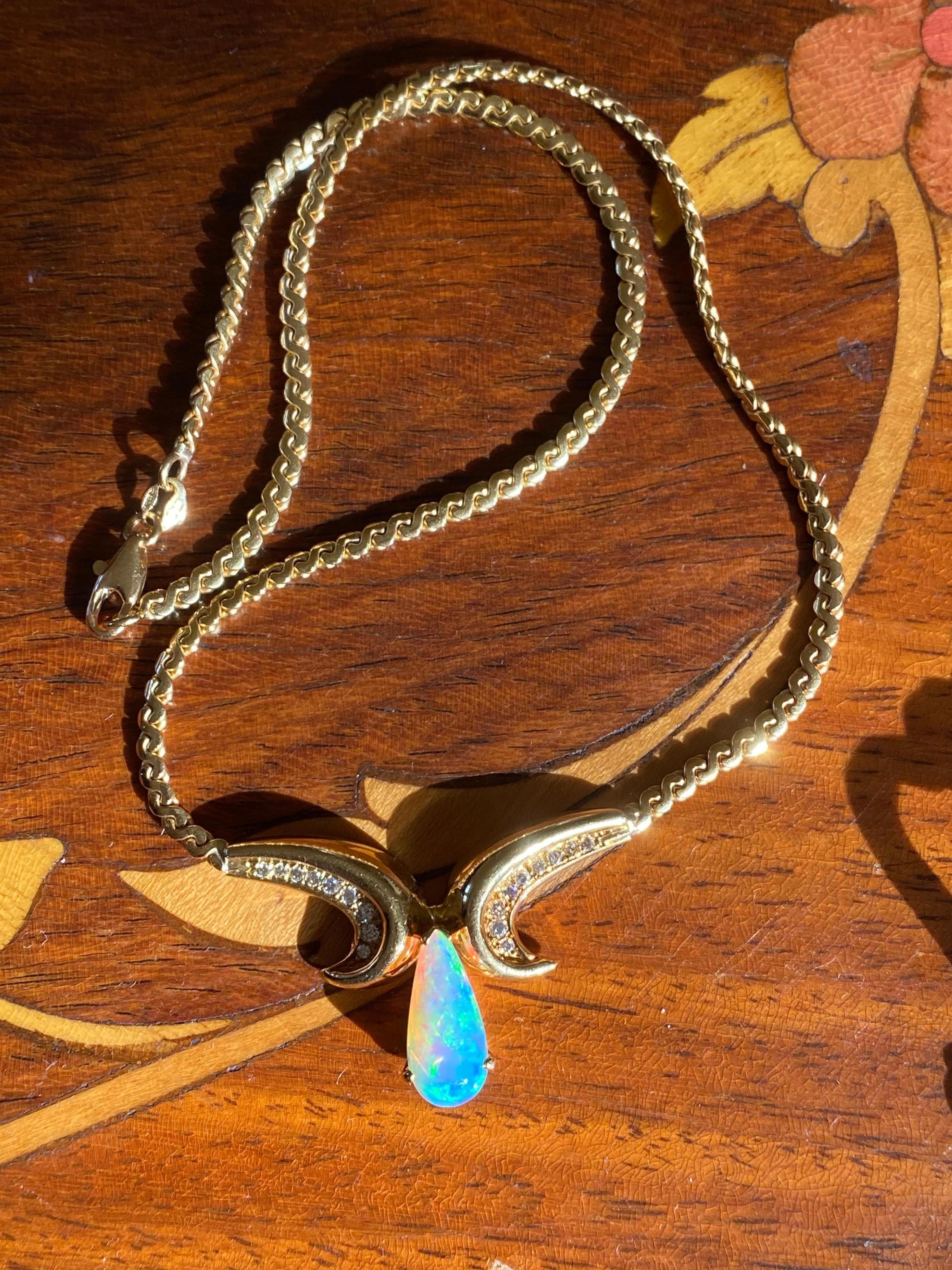 Women's Vintage Choker Opal and Diamond Necklace in 18 Karat Italian Gold