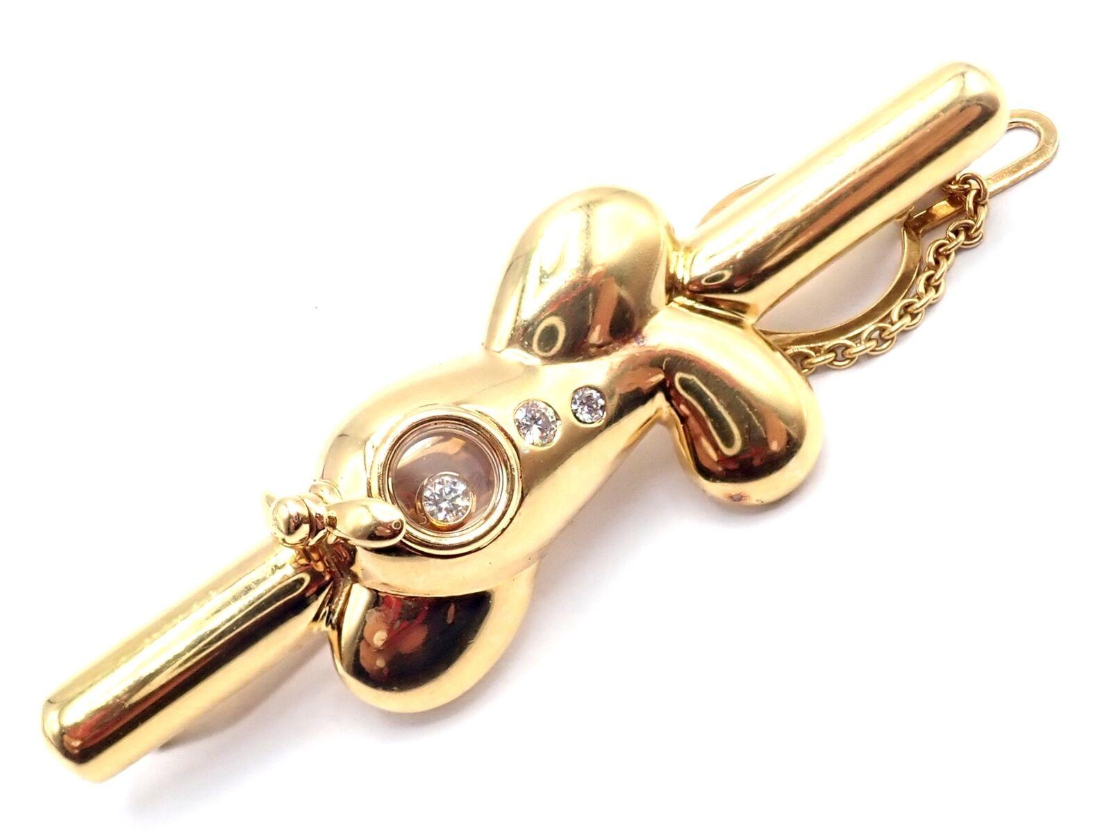 Fermacravatte in oro giallo 18k con diamante Vintage Happy Diamond Airplane di Chopard
Con 3 diamanti rotondi taglio brillante
Dettagli:  
Misure: 55 mm x 18 mm
Peso: 13.6 grammi
Punzonatura: 13,6 grammi
IL TUO PREZZO: $3.000
T3553mmld