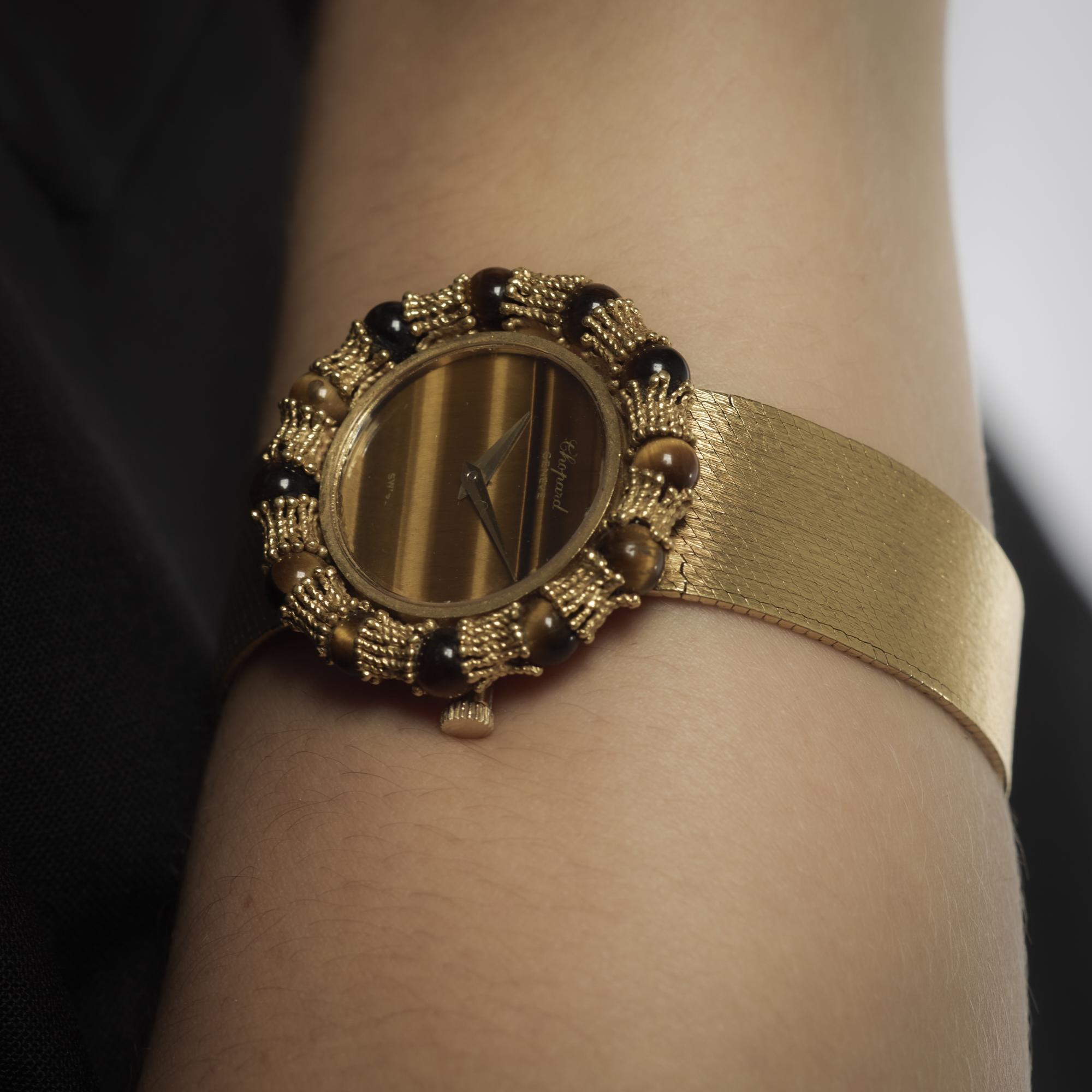 Non taillé Montre Vintage Chopard œil de tigre en or jaune 18k en vente