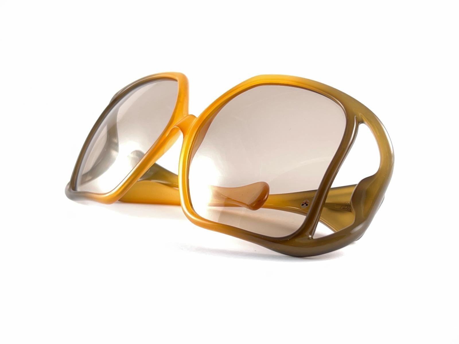 Vintage Christian D02 Avant Garde Two Tone Optyl Audrey Hepburn 1975 Sunglasses  For Sale 7