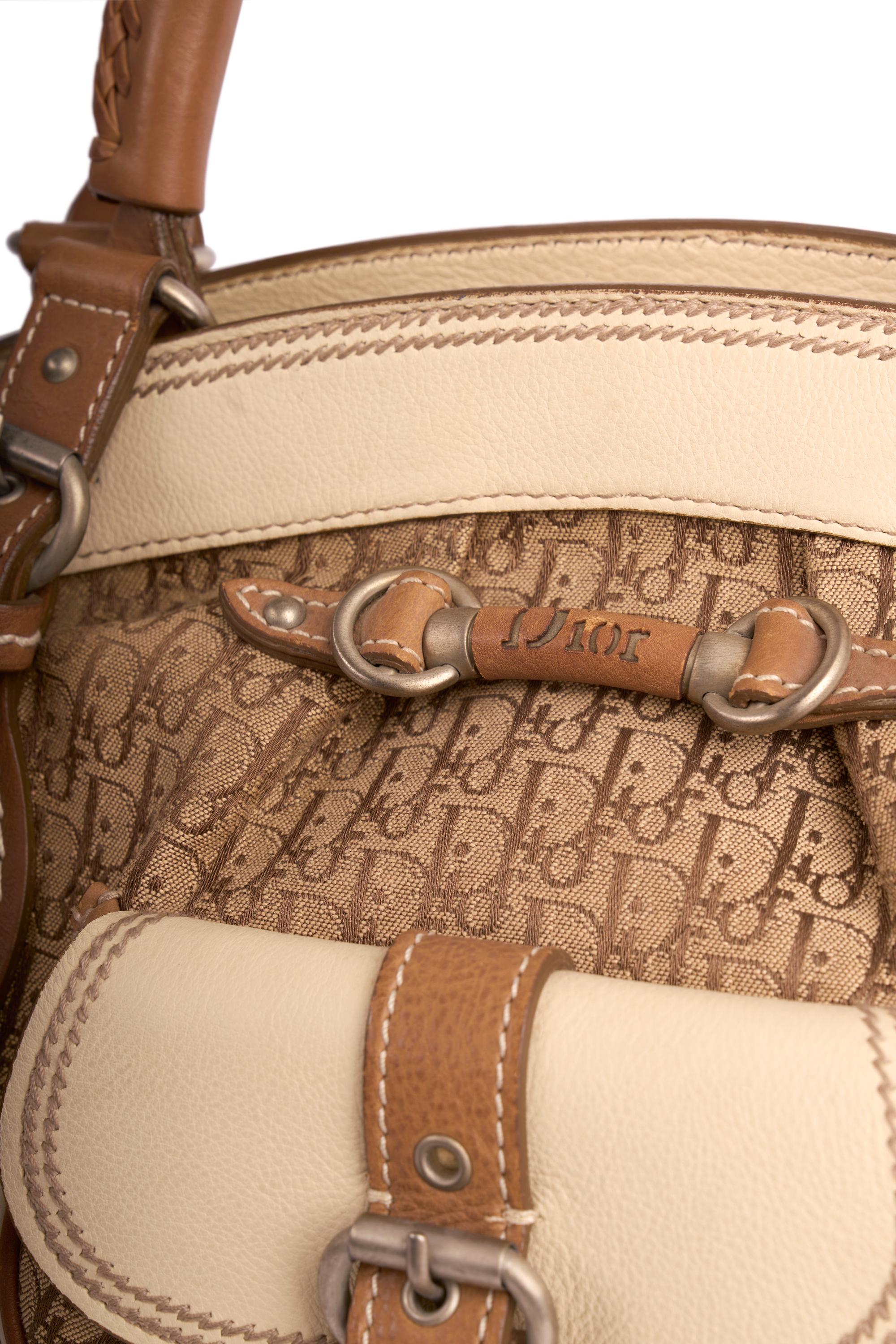Bolso Trotter Vintage Christian Dior Años 2000 en Excelente estado para la venta en London, GB