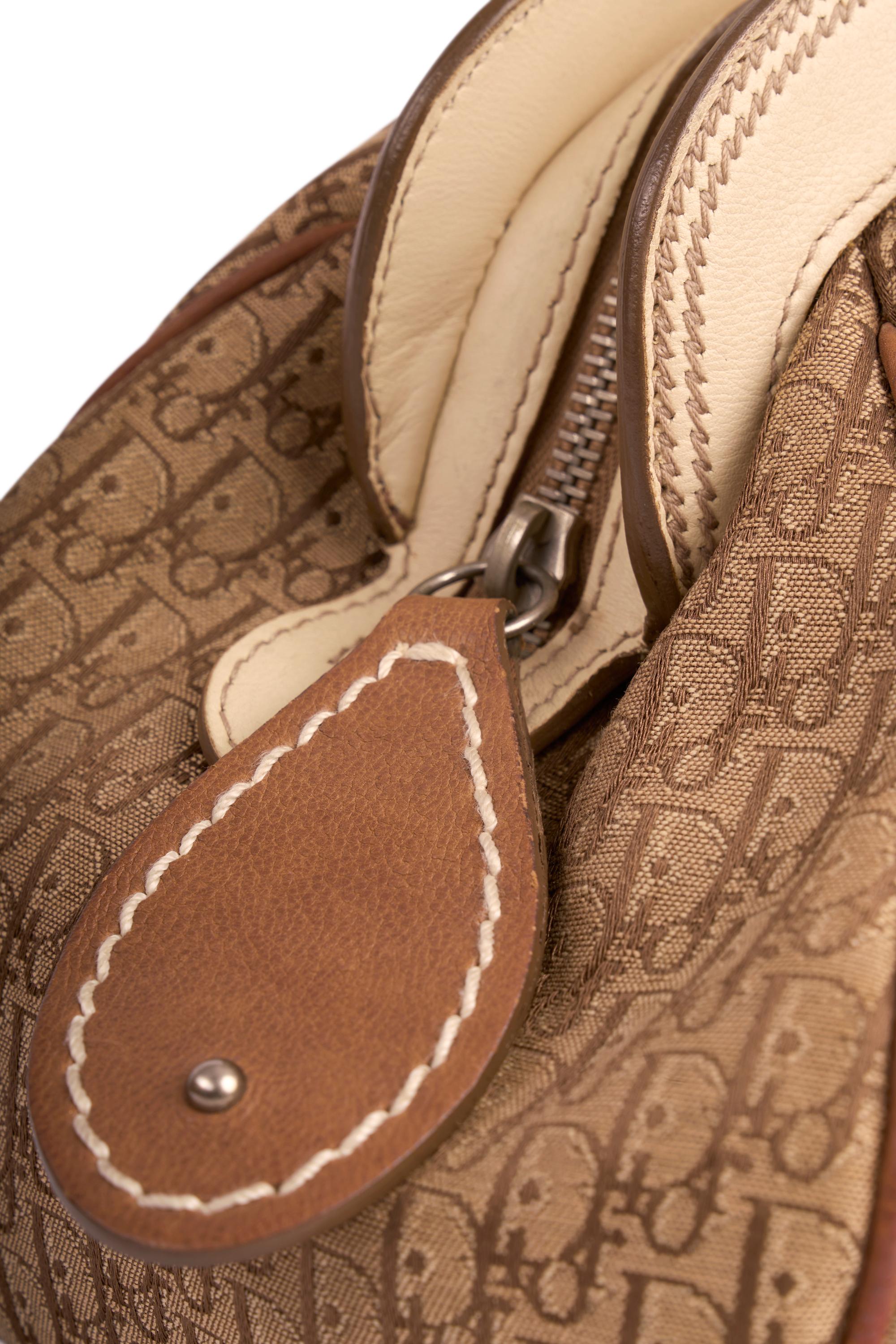 Femenino o masculino Bolso Trotter Vintage Christian Dior Años 2000 en venta