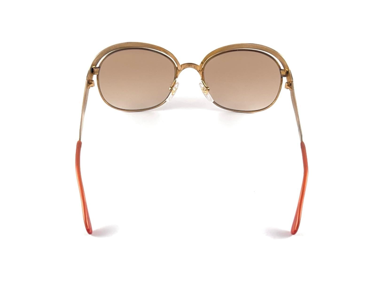 Lunettes de soleil vintage Christian Dior 2037 43 or et acajou 1970's Autriche en vente 8