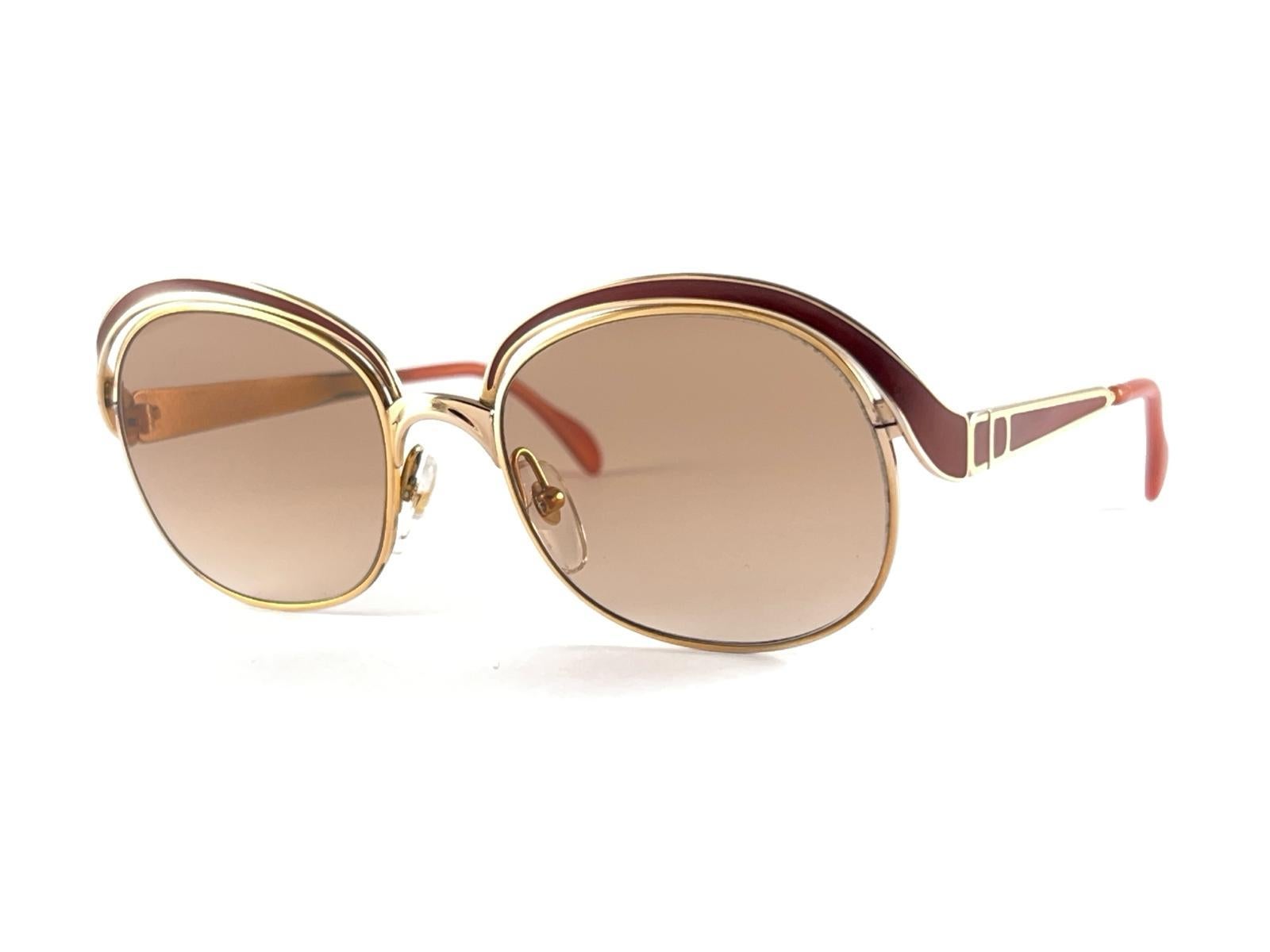 Or Lunettes de soleil vintage Christian Dior 2037 43 or et acajou 1970's Autriche en vente