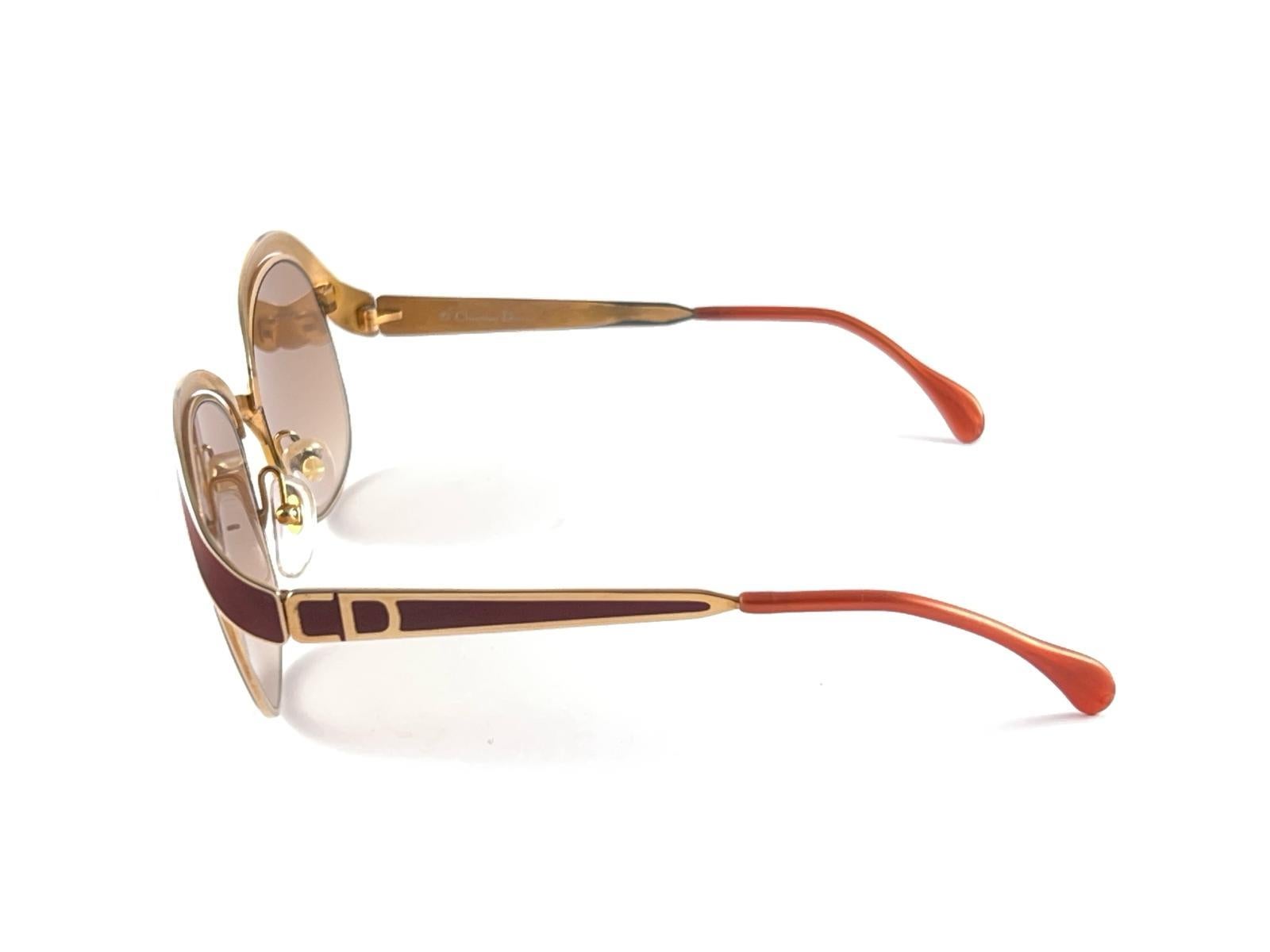 Lunettes de soleil vintage Christian Dior 2037 43 or et acajou 1970's Autriche en vente 2