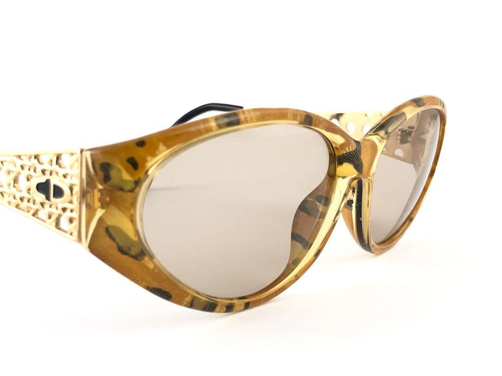 Women's or Men's Vintage Christian Dior 2592 Amber & Gold Marbled Sunglasses 1980's Austria