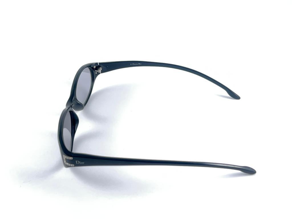Vintage Christian Dior 3073 Black Oval Sleek Frame 2000'S Sunglasses Austria Y2K For Sale 2