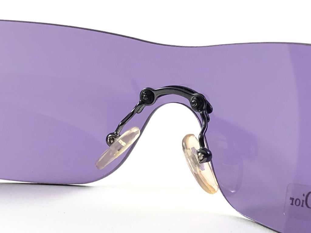 Women's or Men's Vintage Christian Dior Absolute Purple Bubble Wrap Sunglasses Fall 2000 Y2K For Sale