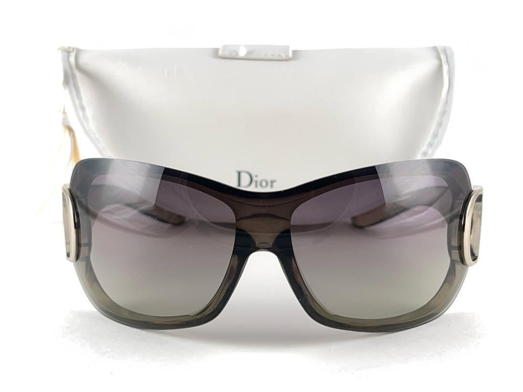 Vintage Christian Dior Airspeed Bubble Wrap Sunglasses Fall 2000 Y2K For Sale 8