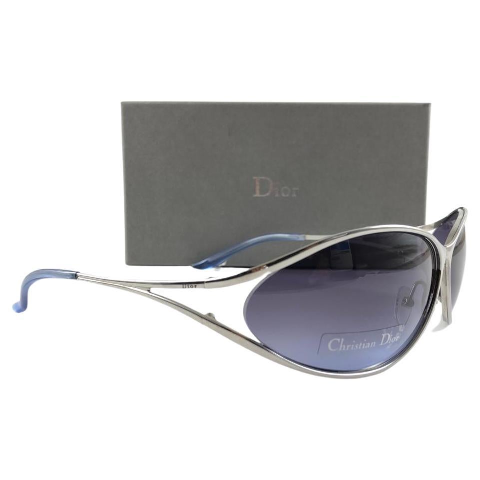 Lunettes de soleil vintage Christian Dior " AMERICA " Silver & Blue Wrap Automne 2000 Y2K en vente