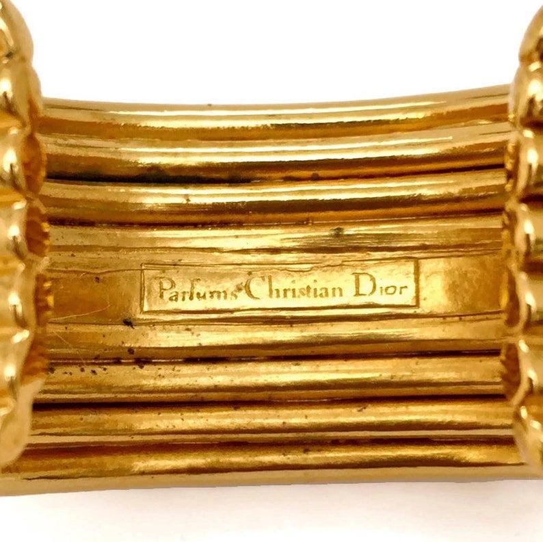 Vintage CHRISTIAN DIOR Bonne Annee Ribbed Cuff Bracelet In Good Condition For Sale In Kingersheim, Alsace