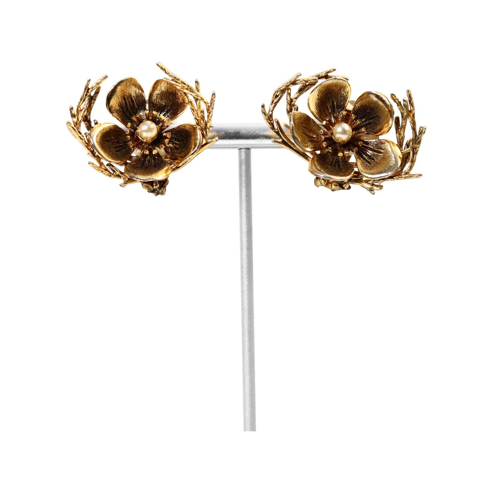 Vintage Christian Dior Boutique Gold Flower with Faux Pearl, circa 1964 For Sale 2