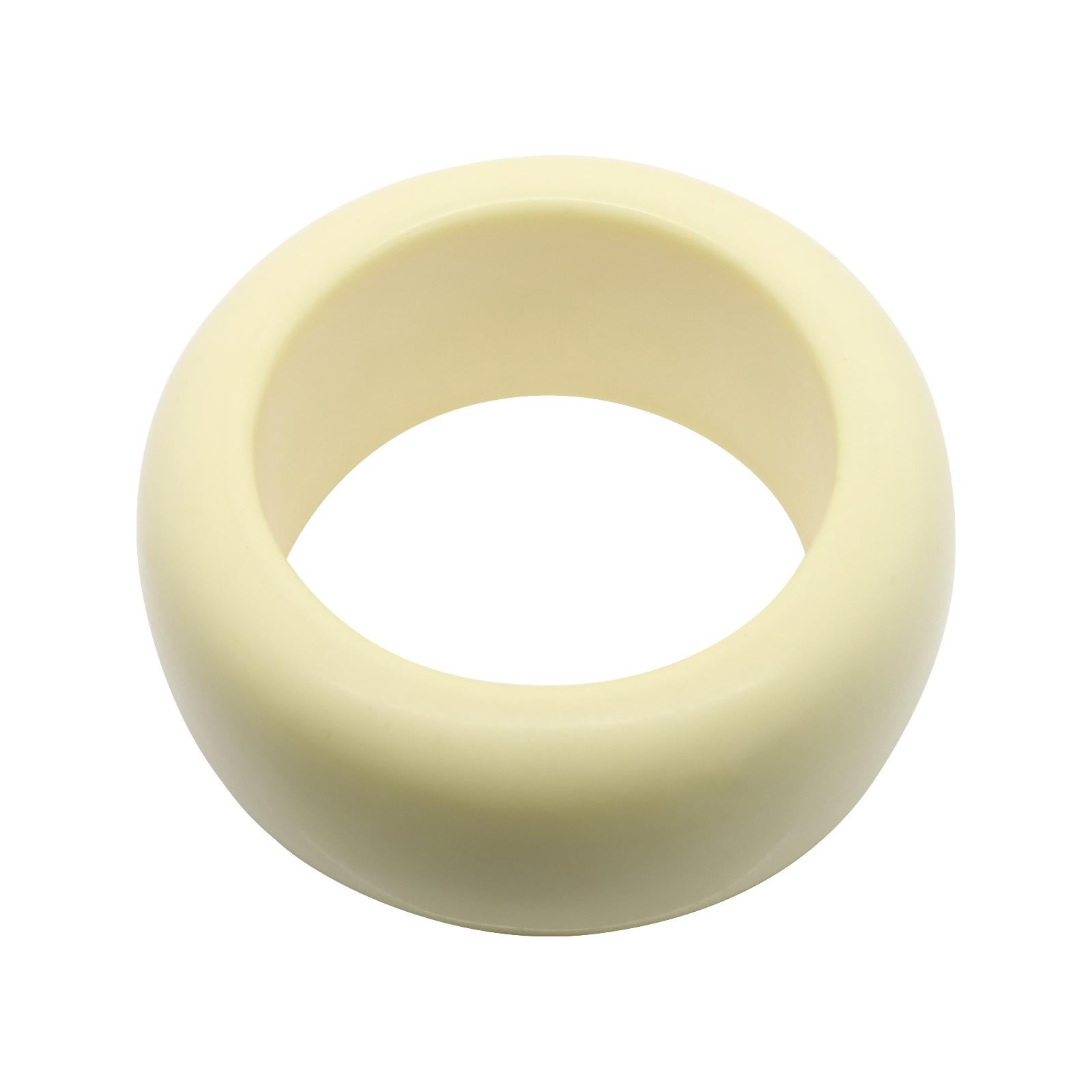 Vintage Christian Dior Boutique Ivory Color Bakelite Bangel Bracelet Circa 1980s Bon état - En vente à New York, NY