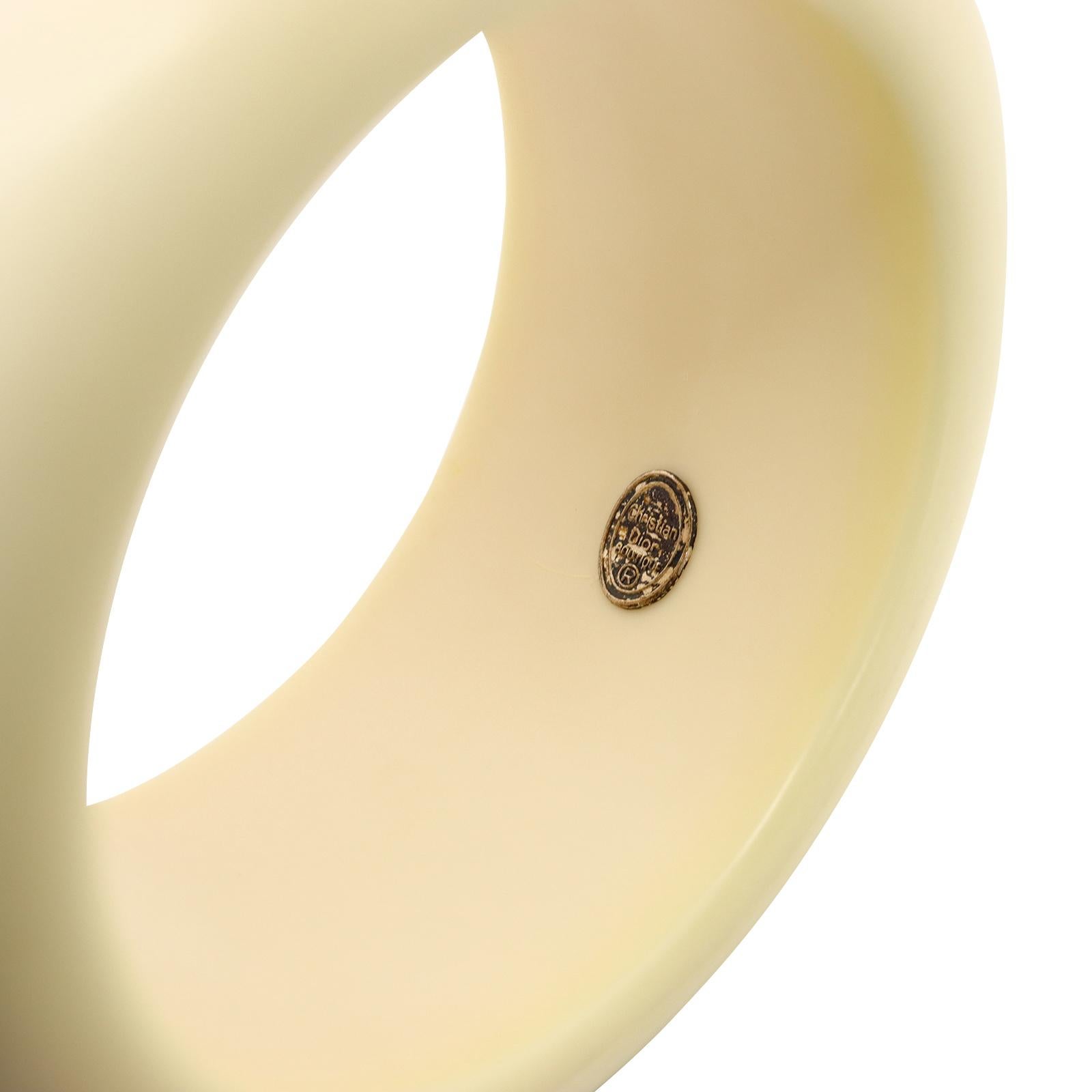 Modern Vintage Christian Dior Boutique Ivory Color Bakelite Bangel Bracelet Circa 1980s For Sale