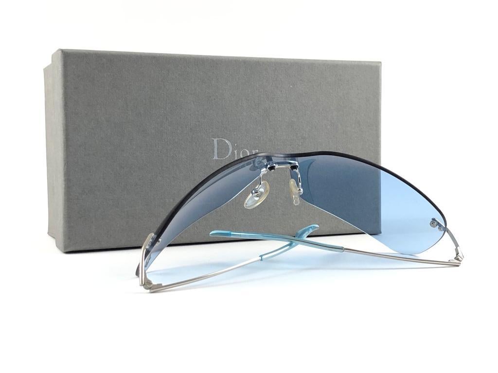 Vintage Christian Dior Bowling Blue Bubble Wrap Sunglasses Fall 2000 Y2K For Sale 3