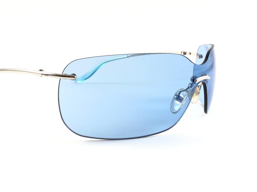 Vintage Christian Dior Bowling Blue Bubble Wrap Sunglasses Fall 2000 Y2K In New Condition For Sale In Baleares, Baleares