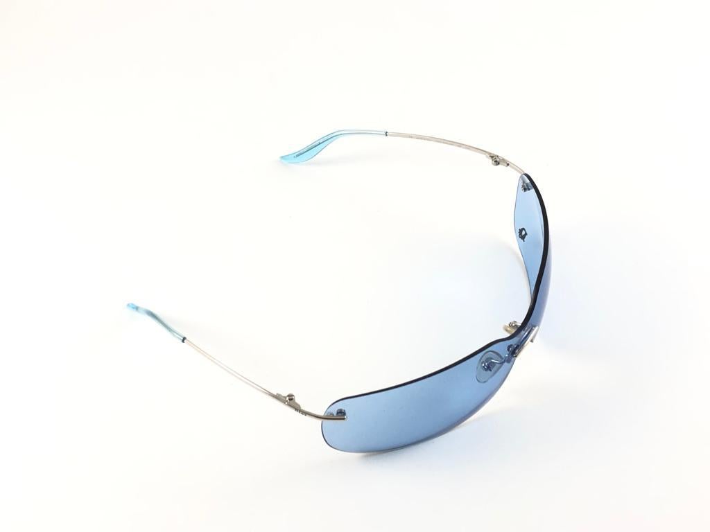Women's or Men's Vintage Christian Dior Bowling Blue Bubble Wrap Sunglasses Fall 2000 Y2K For Sale