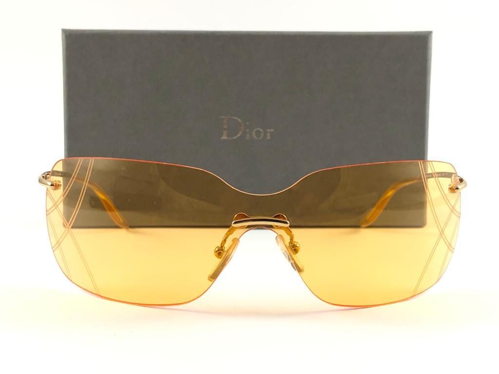 Vintage Christian Dior Bowling Bright Amber Bubble Wrap Sunglasses Fall 2000 Y2K For Sale 7
