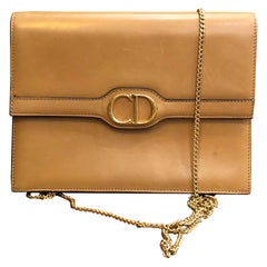 CHRISTIAN DIOR Vintage CHRISTIAN DIOR Tasche aus Kalbsleder mit Kettenschachtel in Beige