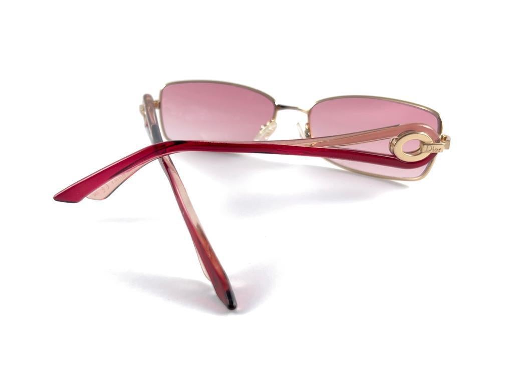 Vintage Christian Dior CD 3754 Sleek Red & Gold 2000'S Sunglasses Italy Y2K For Sale 6
