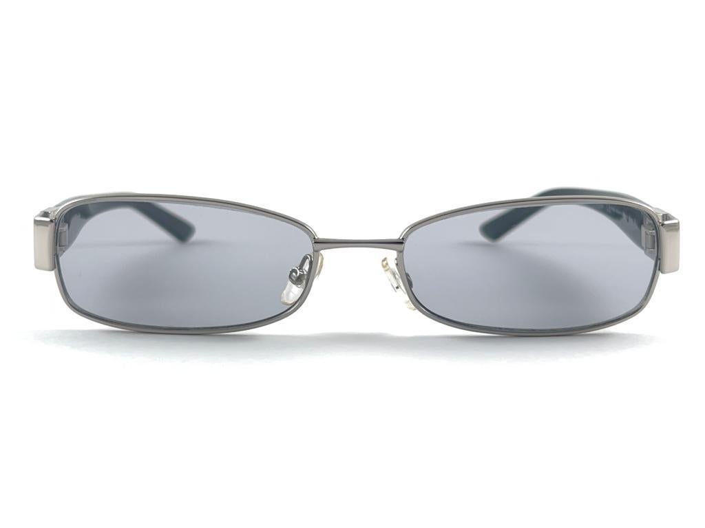 Vintage Christian Dior CD3715 Sleek Silver Frame 2000'S Sunglasses Italy Y2K In New Condition For Sale In Baleares, Baleares