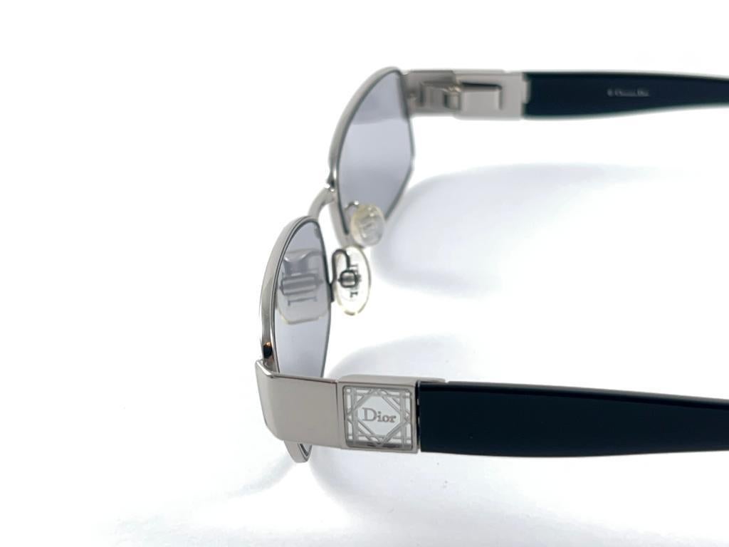 Vintage Christian Dior CD3715 Sleek Silver Frame 2000'S Sunglasses Italy Y2K For Sale 5