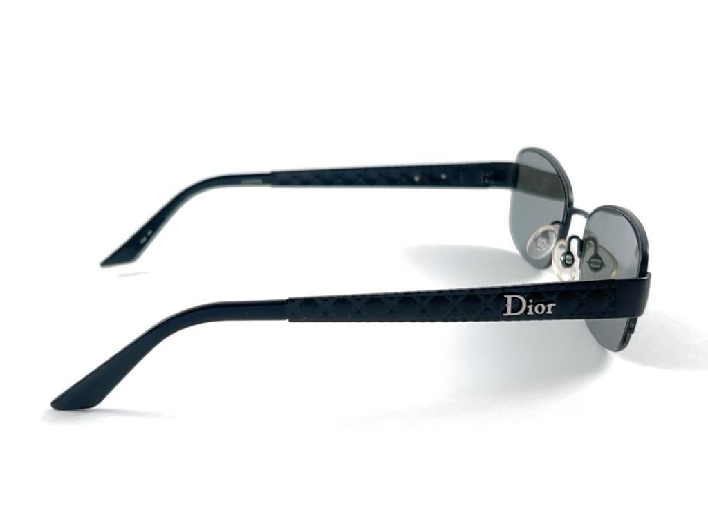 Vintage Christian Dior CD3759 Schlanke Vintage-Sonnenbrille mit halber Rahmen 2000er Jahre Italien Y2K für Damen oder Herren im Angebot