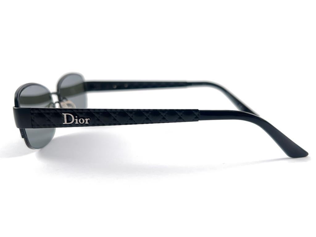 Vintage Christian Dior CD3759 Schlanke Vintage-Sonnenbrille mit halber Rahmen 2000er Jahre Italien Y2K im Angebot 4