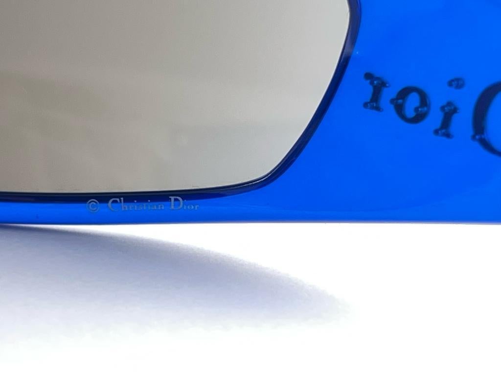 Vintage Christian Dior „ COLOURFULL“ „ COLOURFULL“  Blaue Wickel-Sonnenbrille Herbst 2000 Y2K im Angebot 6