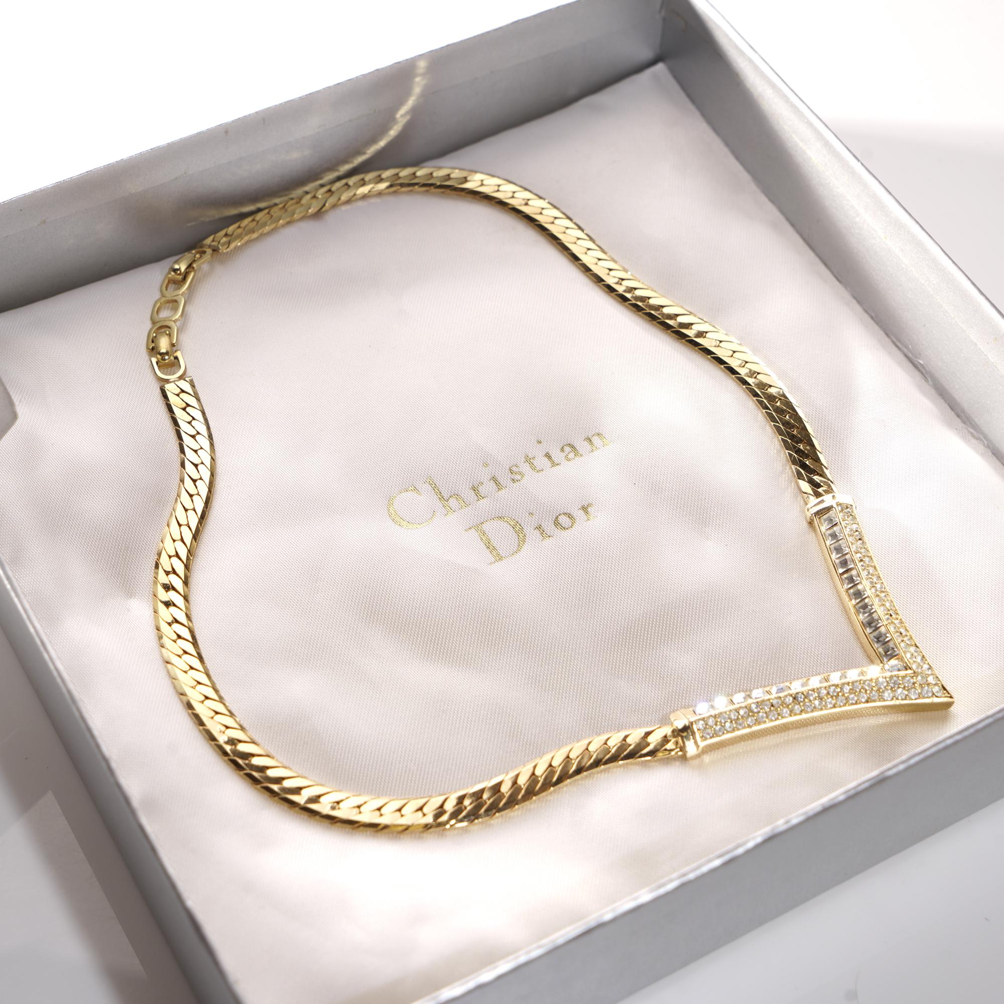 Vintage Christian Dior Crystal Arrow Triangle Pendant Collar Necklace For Sale 5