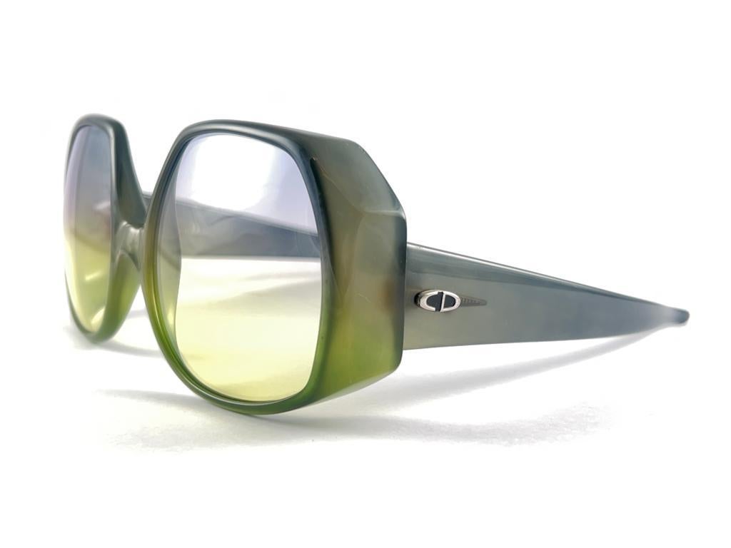 Vintage Christian Dior D04 Mask Two Tone Green Oversized 70'S Austria Sunglasses For Sale 4