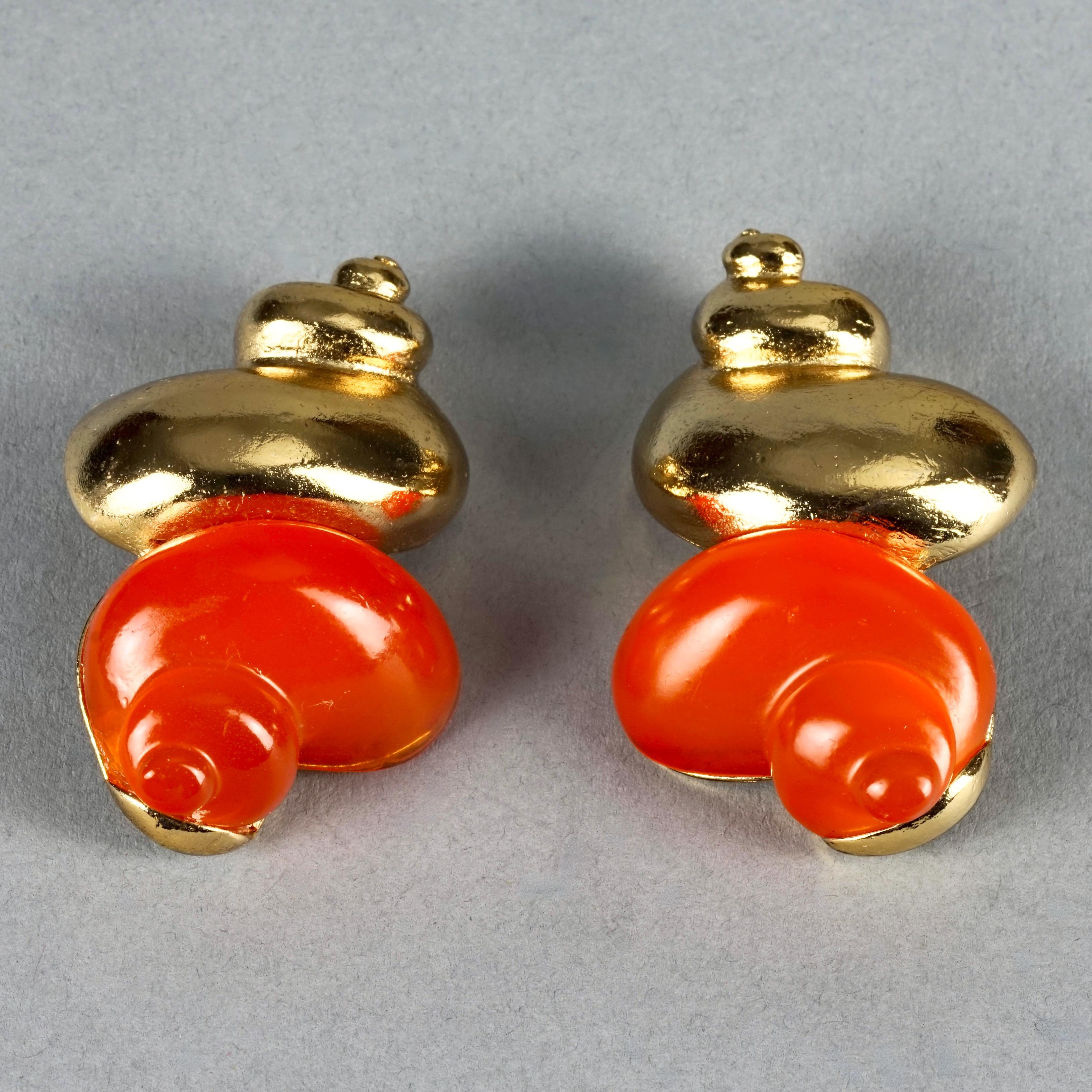 Vintage CHRISTIAN DIOR DUNE by Robert Goossens Shell Earrings In Excellent Condition For Sale In Kingersheim, Alsace