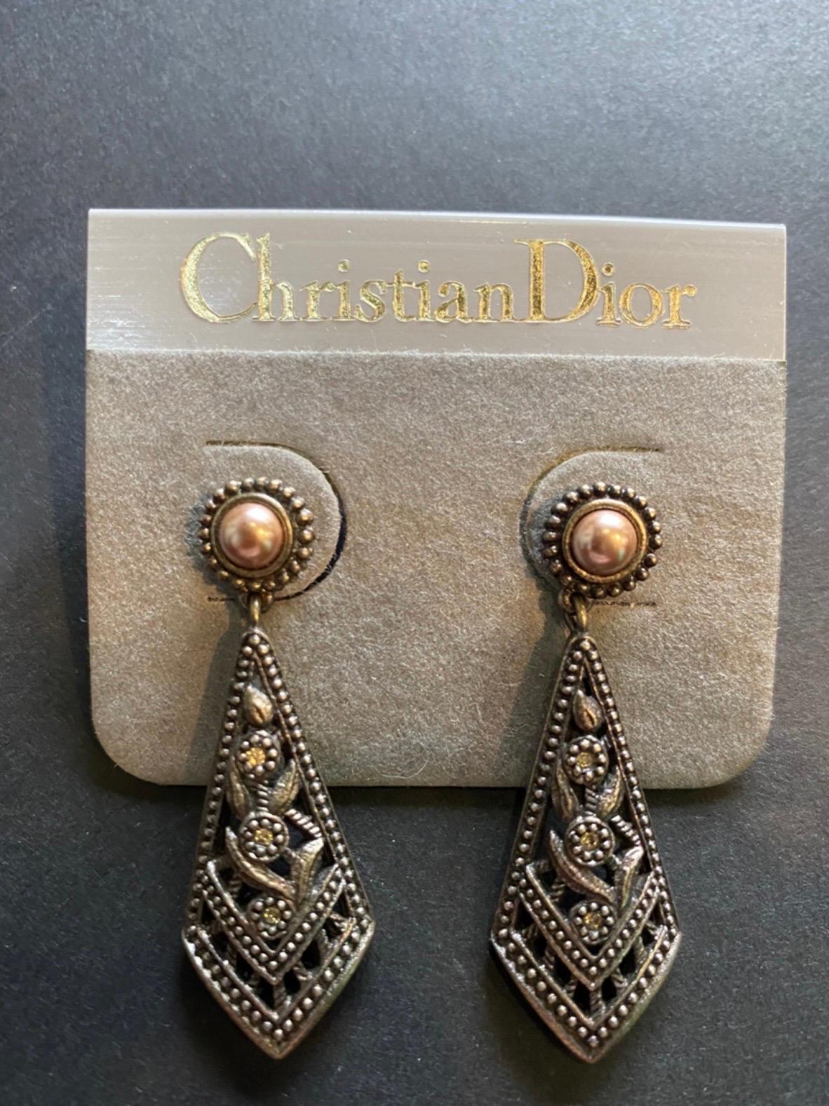 Boucles d'oreilles vintage Christian Dior  Unisexe en vente