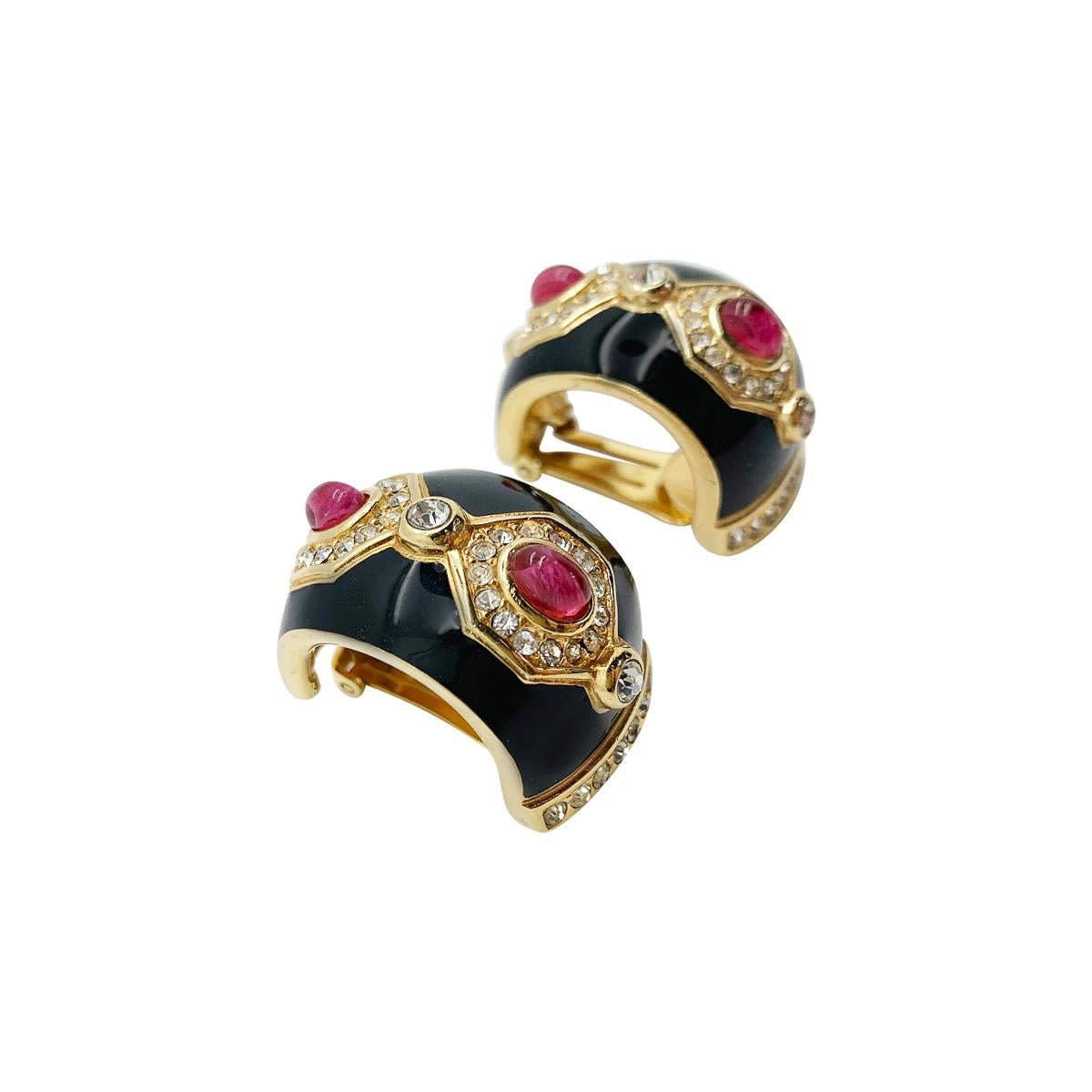 Pendientes vintage Christian Dior de esmalte y cabujón de rubí Años 80 en Bueno estado para la venta en Wilmslow, GB