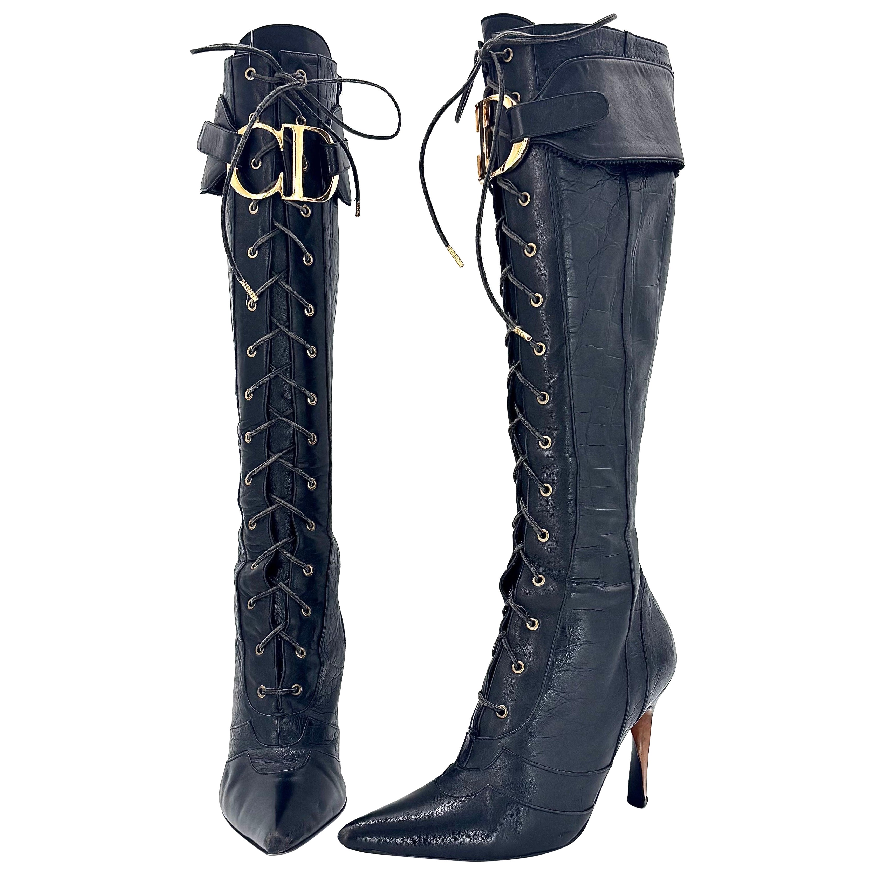 Vintage Christian Dior Fall 2000 CD Croc Emboss Pointed Toe Knee High Stiefel 37.5