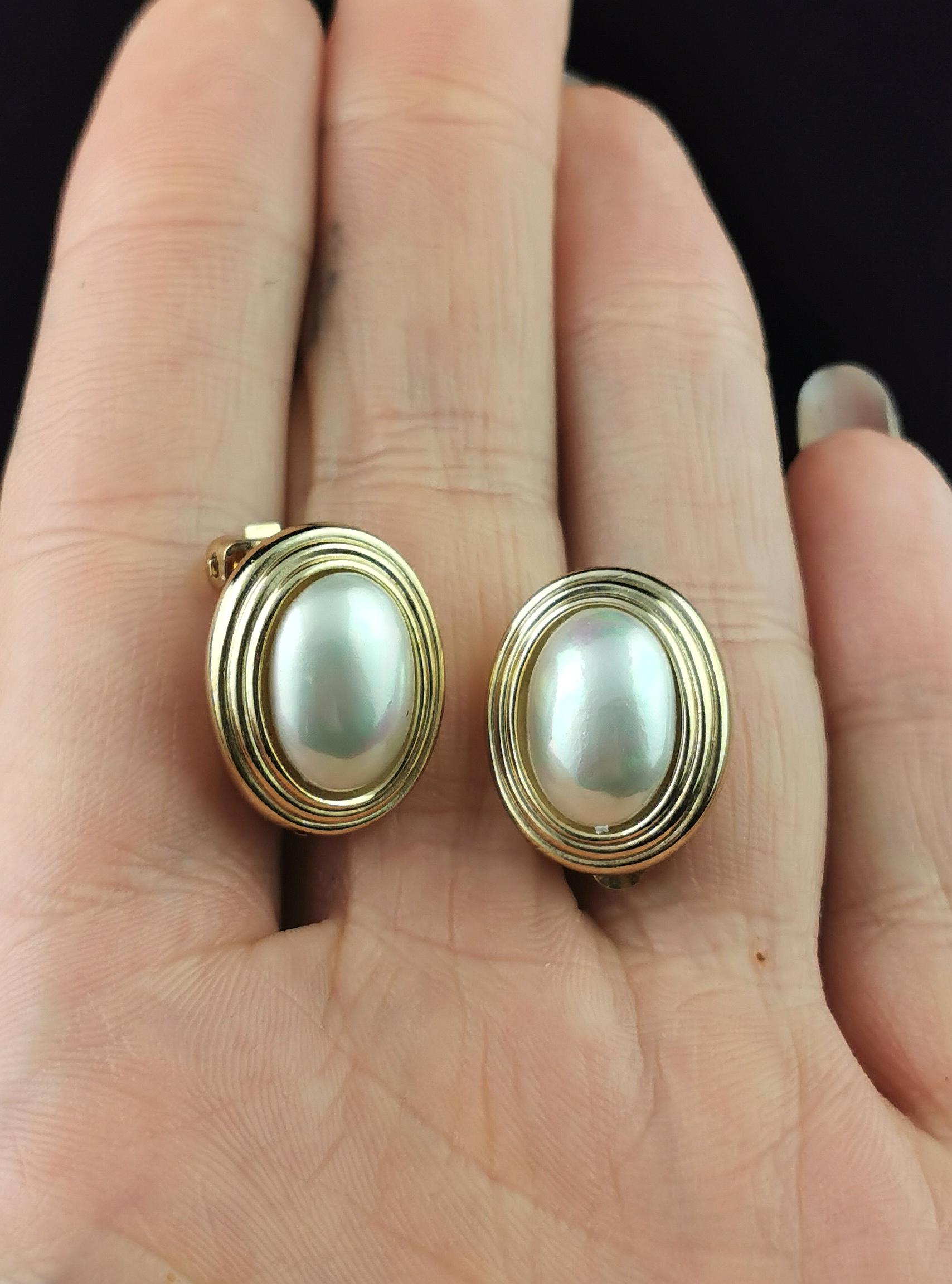 Vintage Christian Dior faux Perle Clip auf Ohrringe, Gold-Ton im Angebot 11