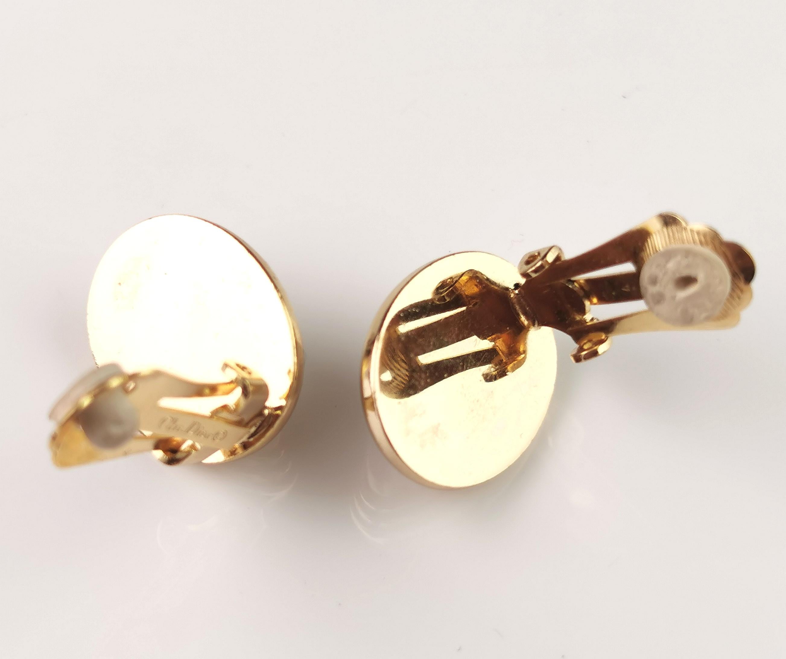 Vintage Christian Dior faux Perle Clip auf Ohrringe, Gold-Ton im Angebot 1