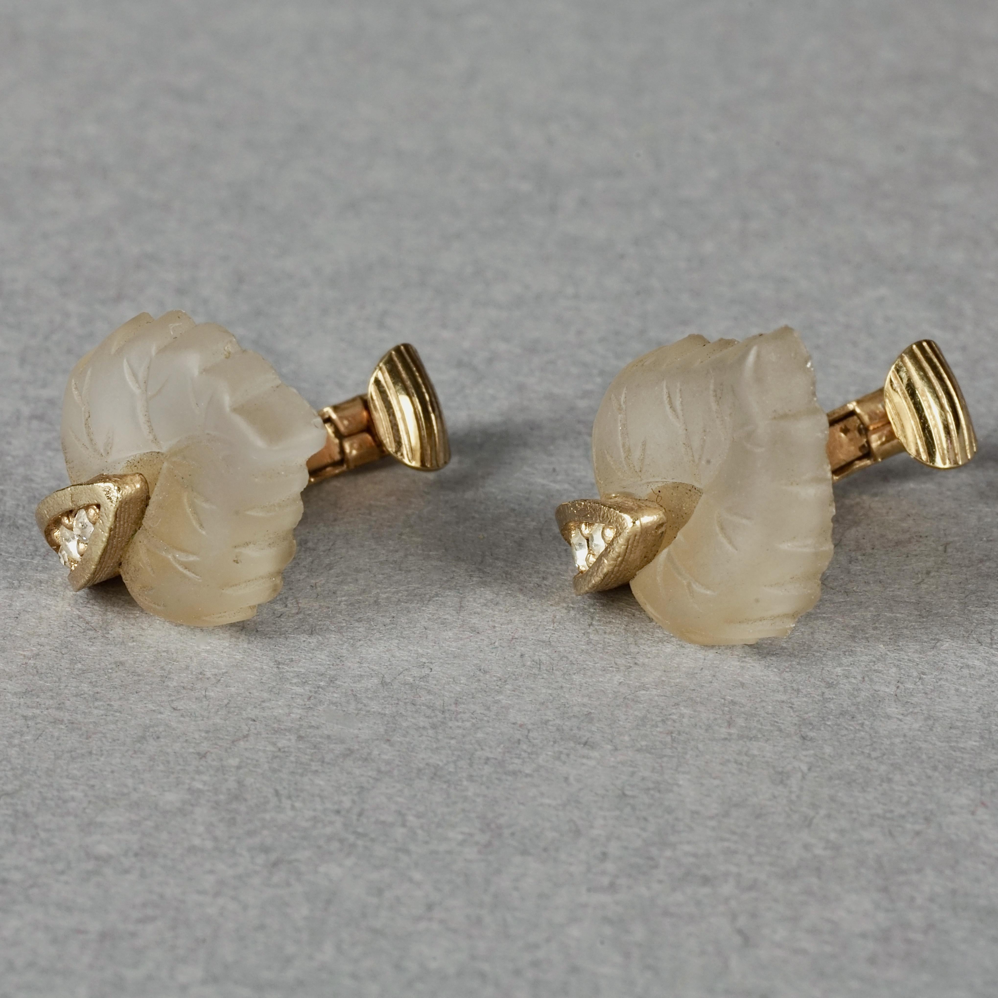 Vintage CHRISTIAN DIOR Frosted Glass Leaf Earrings In Fair Condition For Sale In Kingersheim, Alsace